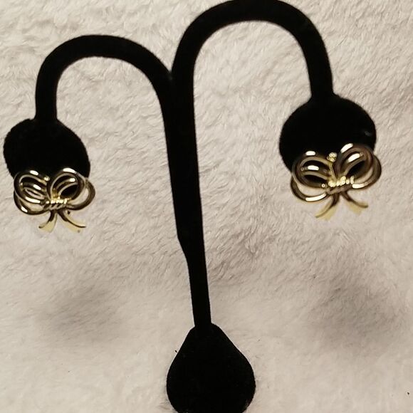 Vintage Sarah Coventry Gold Bow Clip On Earrings - Picture 1 of 3